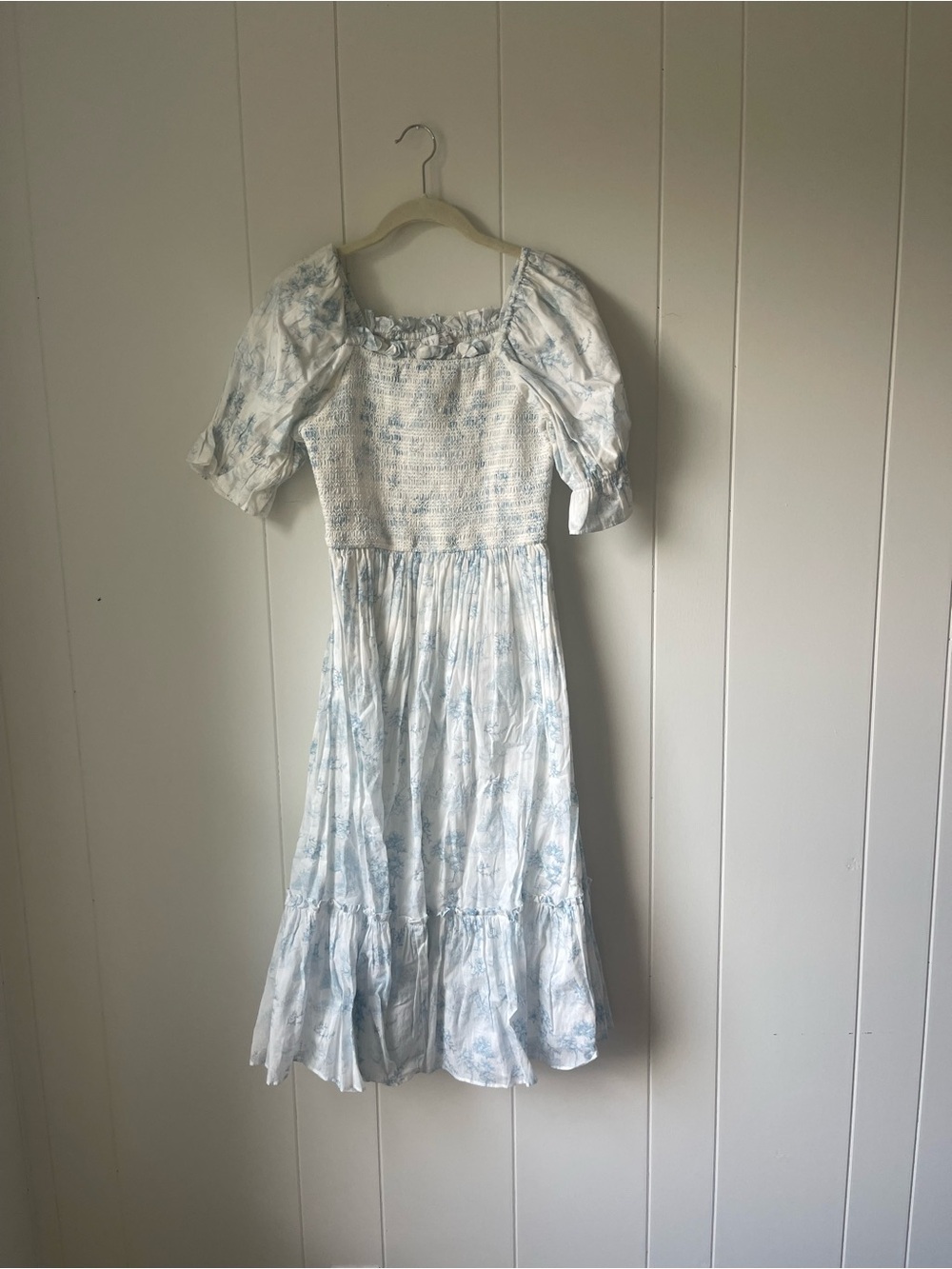 Ivy City Co White and Light Blue Toile Smocked Puff Sleeve Midi Dress